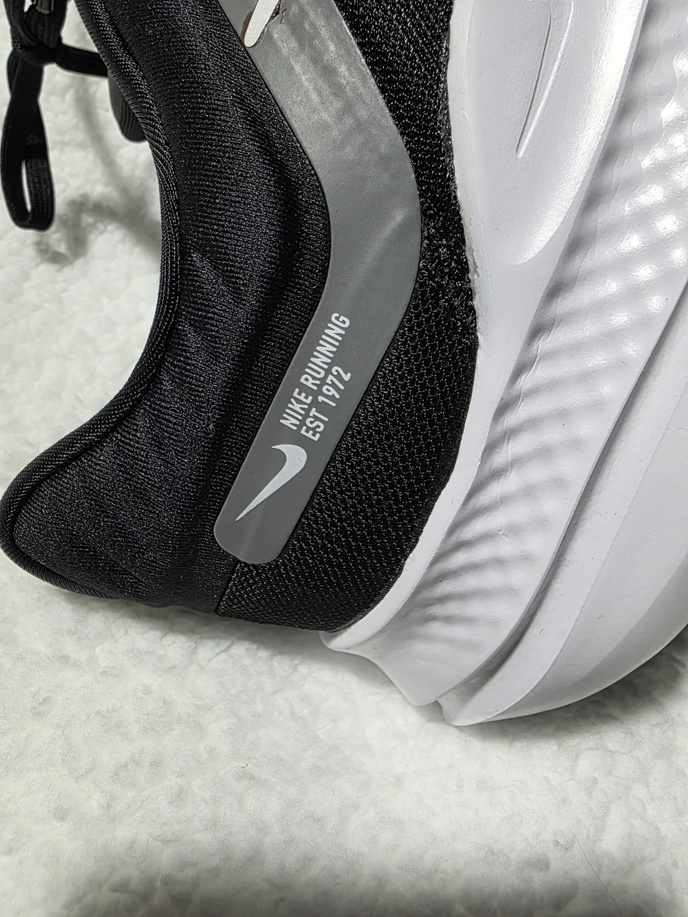 Nike Quest 5 Men’s Black and White Athletic Running Shoes